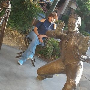 Meet your Posher, Alma